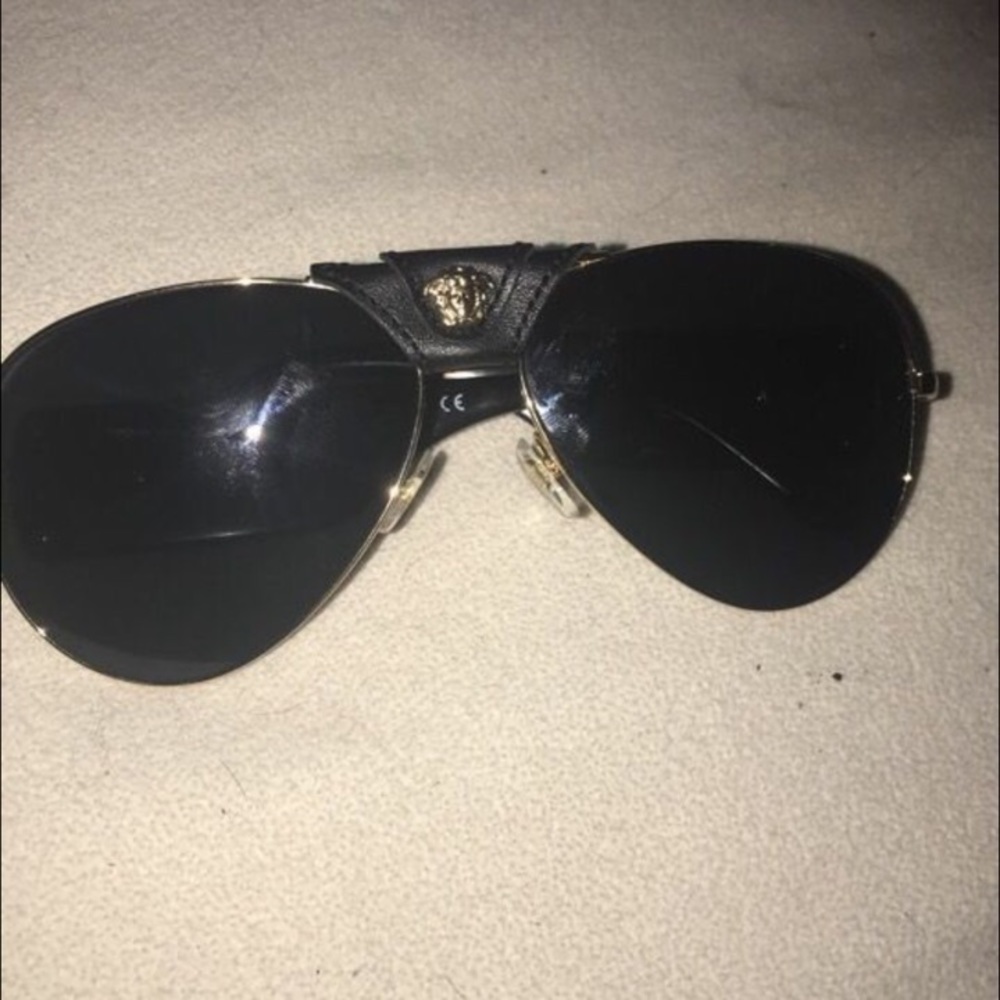 Versace sunglasses - Picture 2 of 4